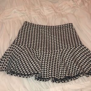 NWOT Stoosh Houndstooth Skirt